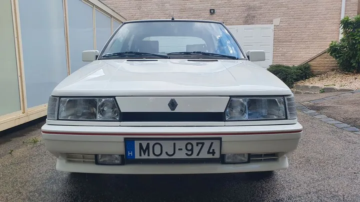 Renault R 11