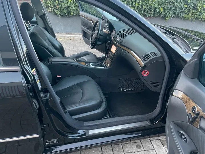 Mercedes-Benz E 320