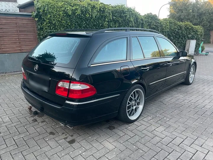 Mercedes-Benz E 320