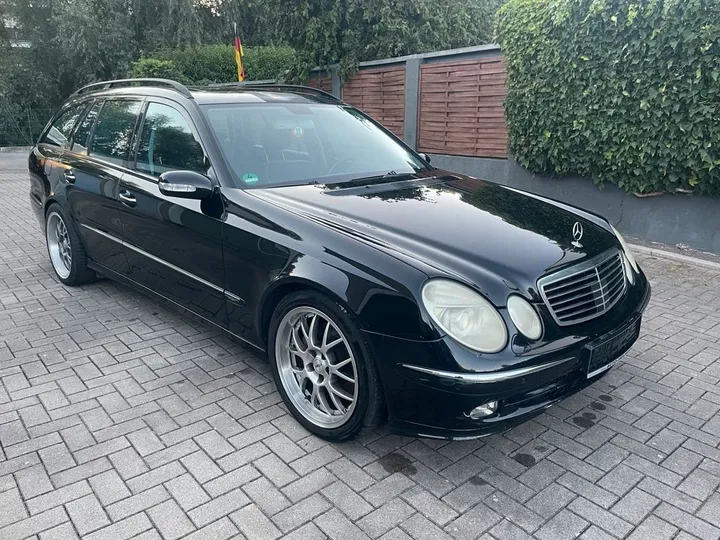Mercedes-Benz E 320