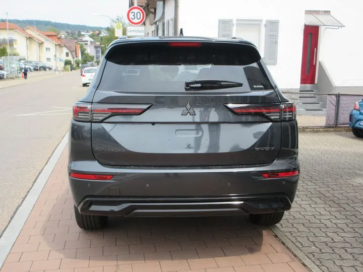 Mitsubishi Plug-in Hybrid Outlander