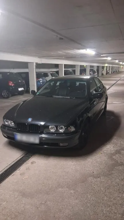 BMW 528
