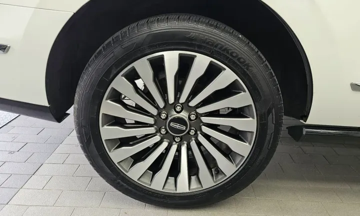 Lincoln Navigator