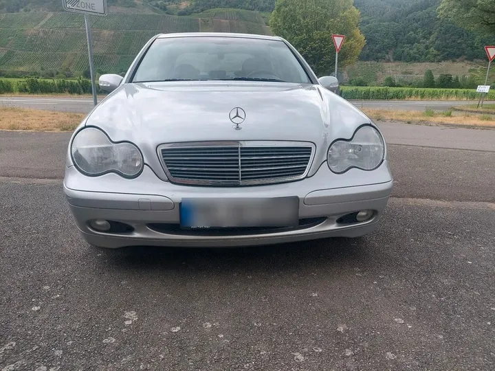 Mercedes-Benz C 200