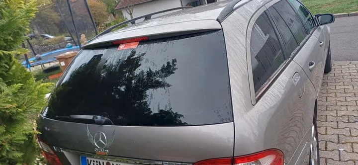 Mercedes-Benz 320