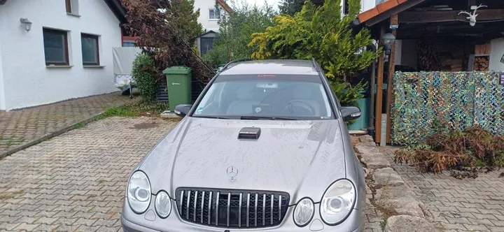 Mercedes-Benz 320