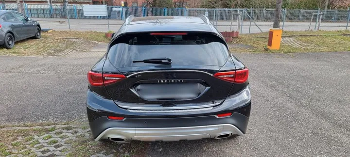 Infiniti QX30