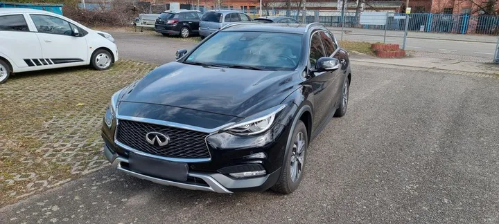 Infiniti QX30