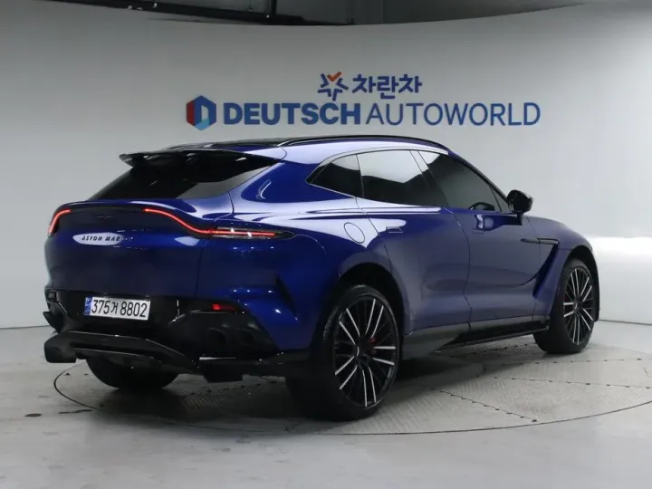 Astonmartin DBX
