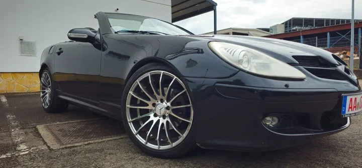 Mercedes-Benz SLK 230