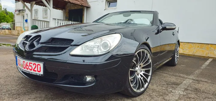 Mercedes-Benz SLK 230