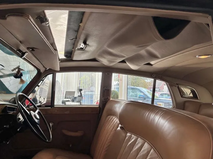 Rolls-Royce Silver Cloud