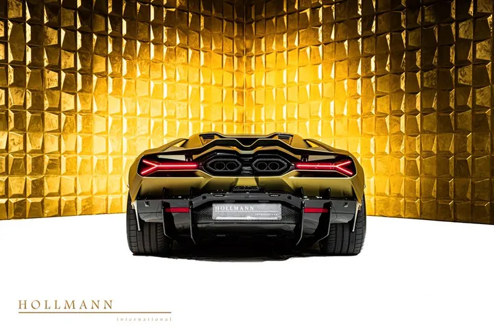 Lamborghini Revuelto