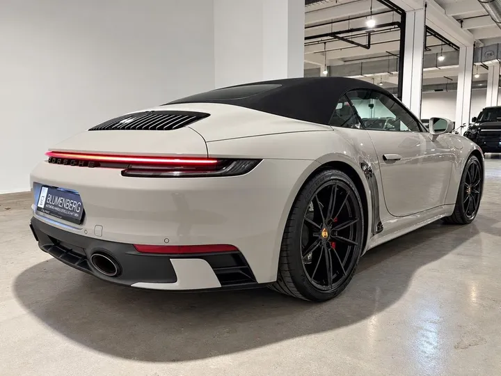 Porsche 992
