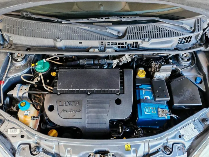 Lancia Ypsilon