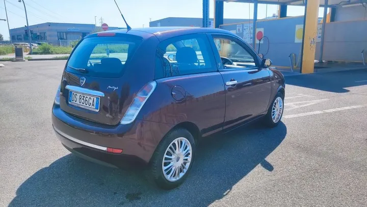 Lancia Ypsilon