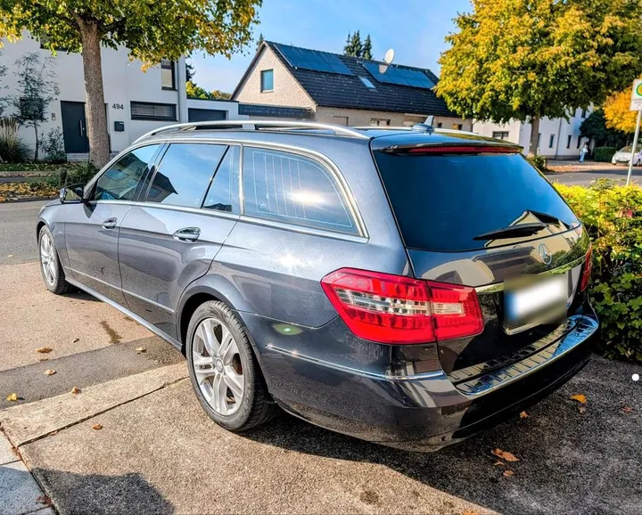 Mercedes-Benz E 220