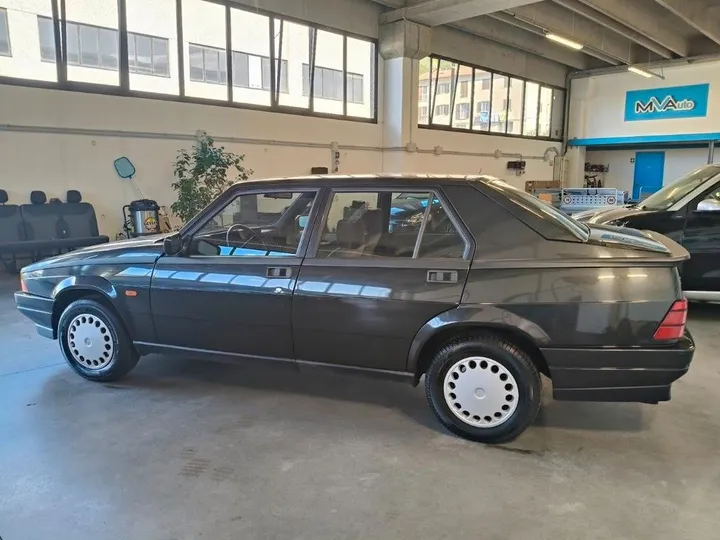 Alfa Romeo 75