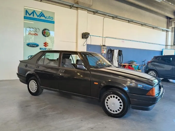 Alfa Romeo 75