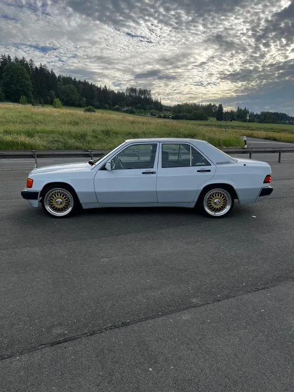 Mercedes-Benz 190