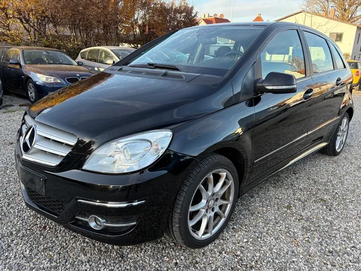 Mercedes-Benz B 200