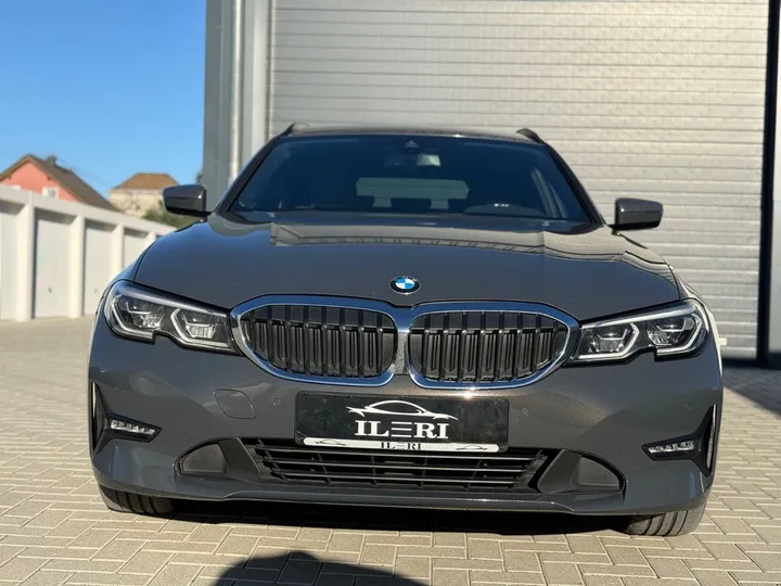 BMW 330