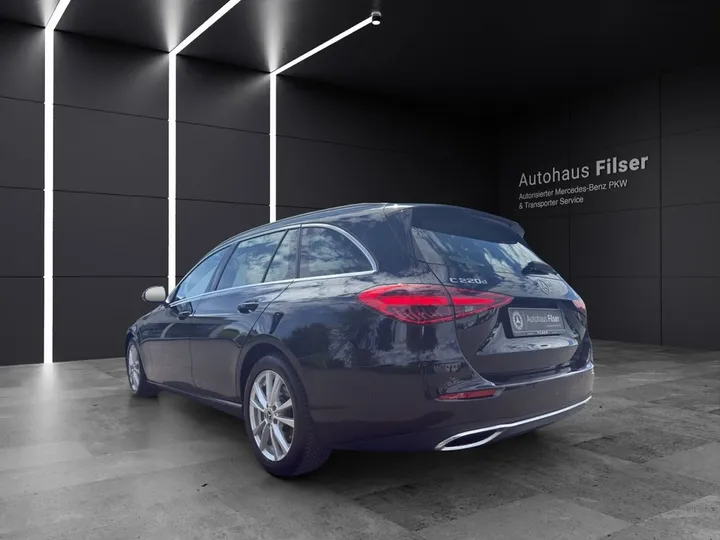 Mercedes-Benz C 220