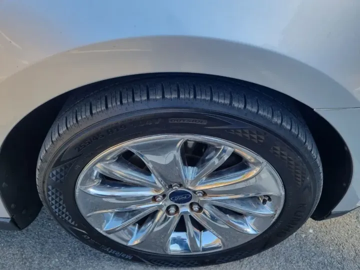 Ford Taurus