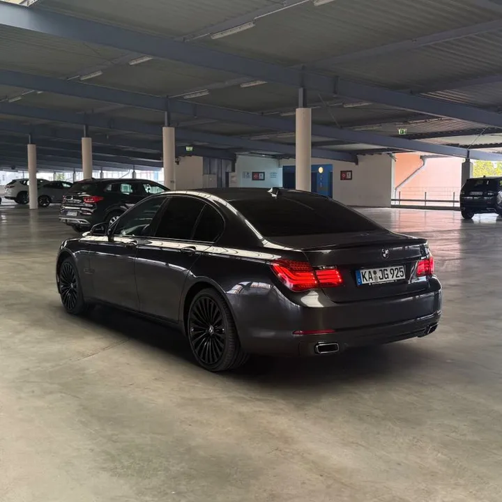 BMW 740