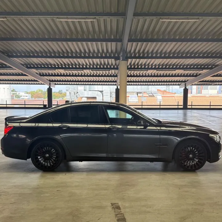 BMW 740
