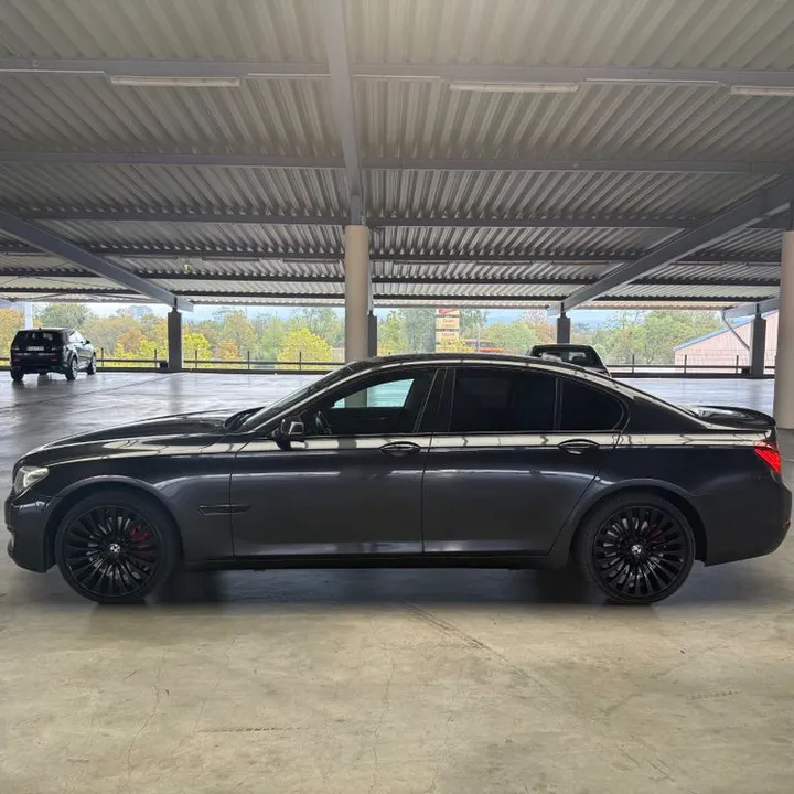 BMW 740
