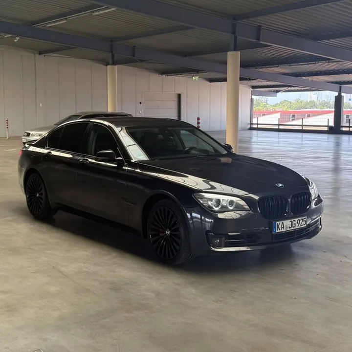 BMW 740
