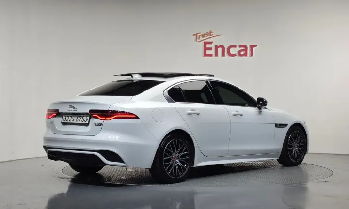 Jaguar XE