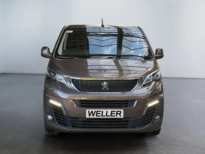 Peugeot Traveller