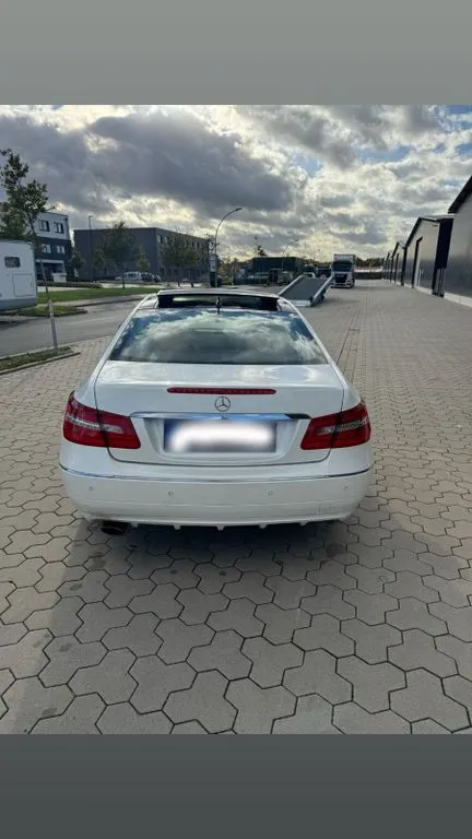 Mercedes-Benz E 200