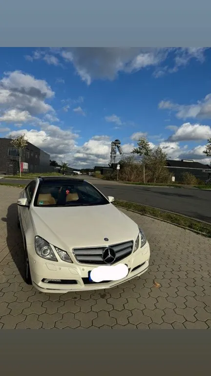 Mercedes-Benz E 200