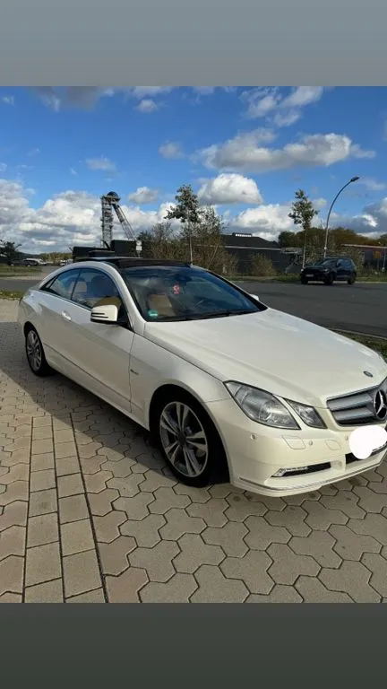 Mercedes-Benz E 200