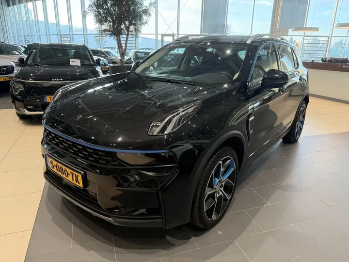 Lynk&Co 01