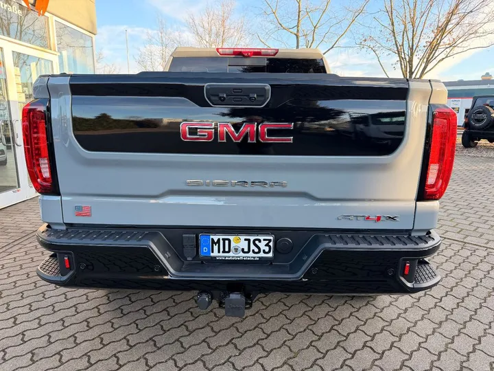 GMC Sierra