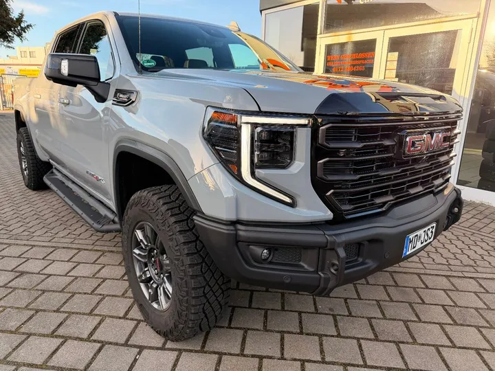 GMC Sierra