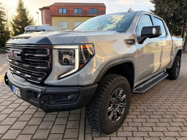 GMC Sierra