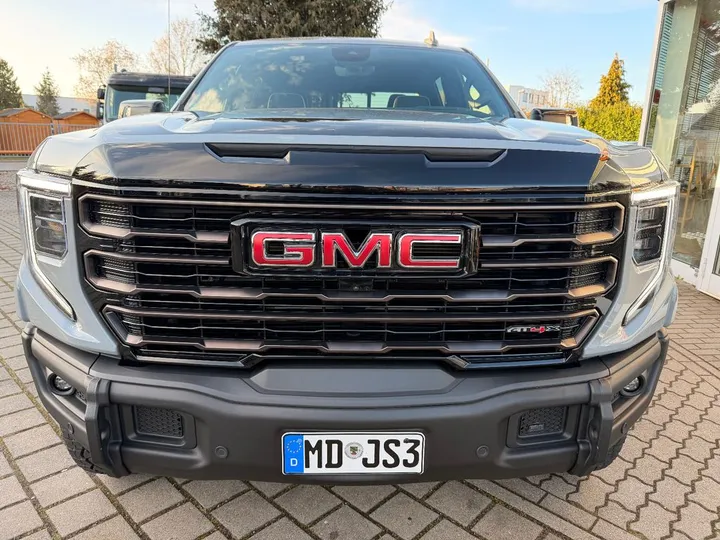 GMC Sierra