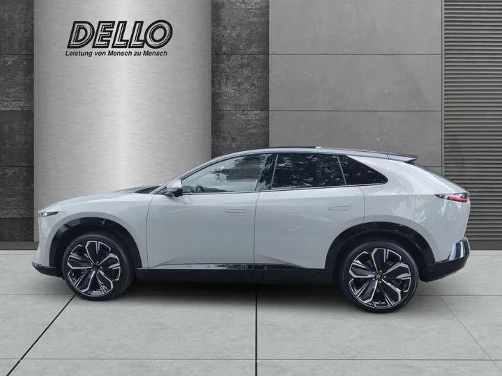 Mazda CX-6e