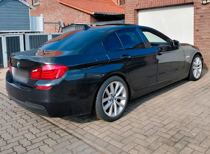 BMW 523