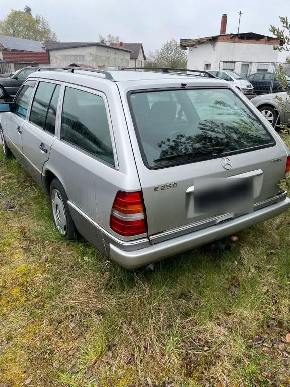 Mercedes-Benz E 250