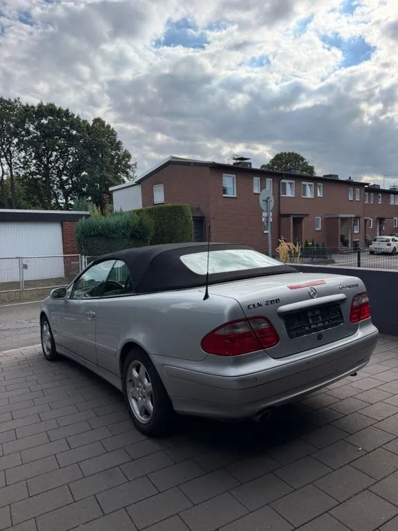 Mercedes-Benz CLK 200