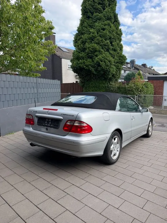 Mercedes-Benz CLK 200