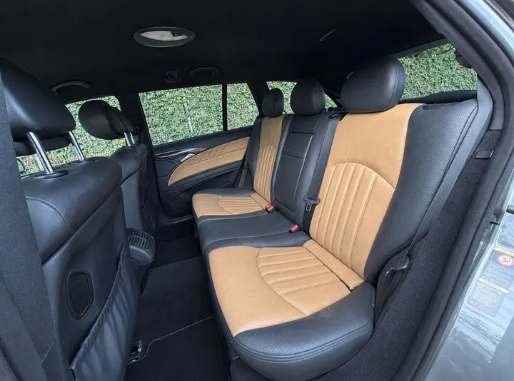 Mercedes-Benz E 320