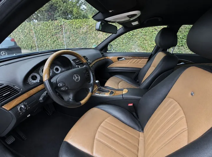 Mercedes-Benz E 320