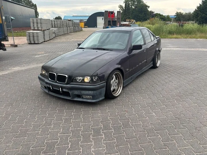 BMW 320
